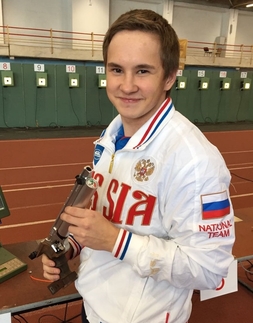 Михаил Исаков занял первое место в стрельбе из пневматического пистолета 
