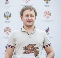 Азаренко завоевал личное «серебро» на соревнованиях в Чехии и победил в командном зачёте с Романовым и Степановым