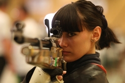 Дарья Вдовина выиграла соревнования по стрельбе из пневматической винтовки