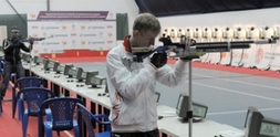 Валерий Козин выиграл Суперфинал «Вышибалы» по стрельбе из пневматической винтовки