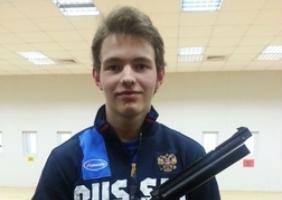 Александр Петров завоевал "золото" в стрельбе из малокалиберного пистолета 
