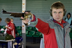 Леонид Екимов выиграл Кубок России в стрельбе из малокалиберного пистолета