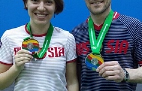 Виталина Бацарашкина и Владимир Гончаров завоевали "серебро" в смешанных командах 