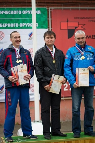 Слева направо: Иван Серебряков, Роман Марченко, Дмитрий Лыкин