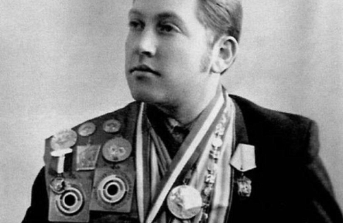Евгений Петров, 1938-2025