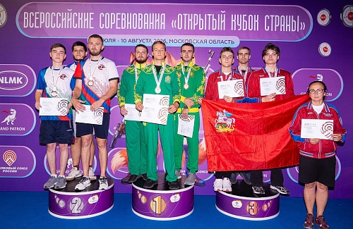 Разыграны пять комплектов наград