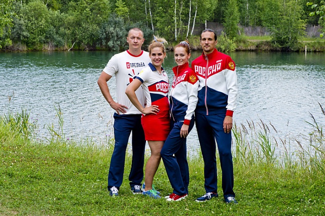 Александр Кузнецов, Екатерина Бегоулова, Евгения Иванова и Сергей Иванов