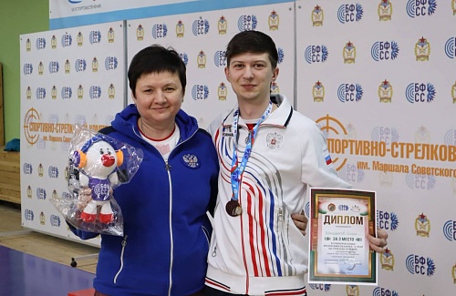 «Соло» в пистолете. И здесь медали!