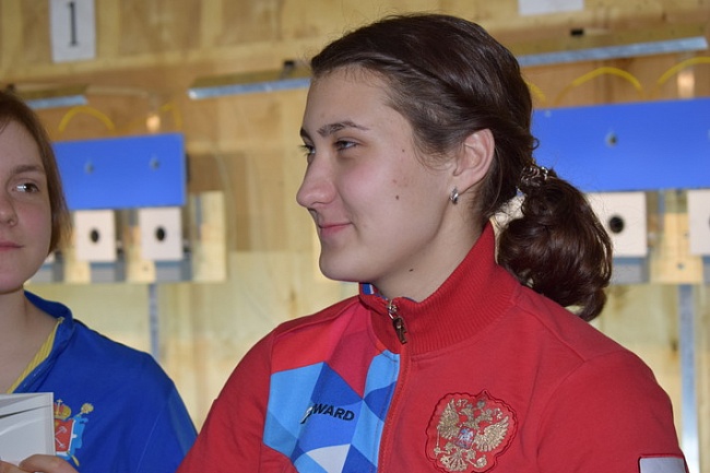 Яна Енина показала лучший результат на тестовых соревнованиях в стрельбе из пятизарядного пневматического пистолета