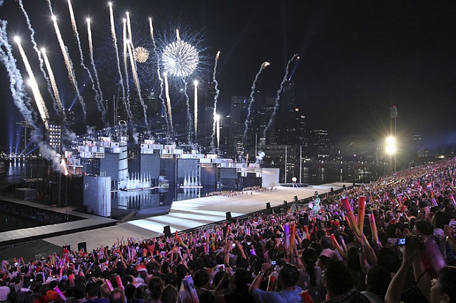 Салют в честь открытия Юношеской Олимпиады