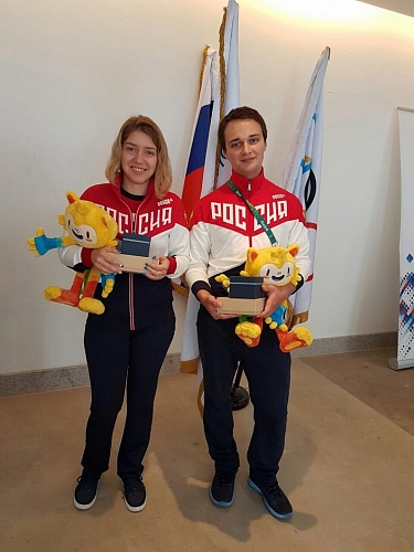 Серебряный и бронзовый призёры Олимпийских игр Виталина Бацарашкина и Владимир Масленников