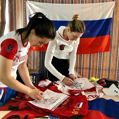 Руднева Ангелина и Татьяна барсук готовятся к соревнованию