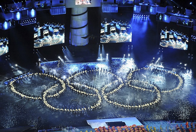 Торжественная церемония открытия первых в истории спорта Юношеских Олимпийских Игр