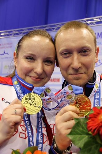 Ольга и Максим Степановы с золотом упражнения «Движущаяся мишень, смешанная команда»