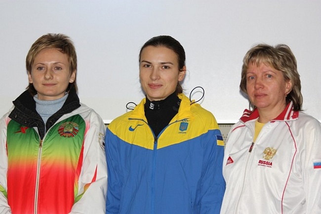 Тройка призеров в стрельбе из пневматического пистолета. Светлана Смирнова (справа) завоевала бронзу