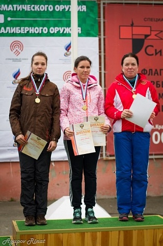 Слева направо: Любовь Химкова, Елена Ковалевская, Галина Орловская