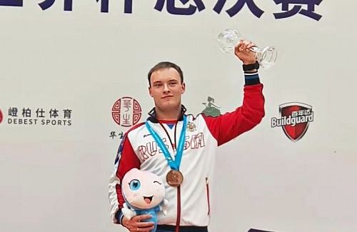 Артем Черноусов завоевал бронзу Финала Кубка Мира   