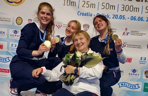 Победу на Чемпионате Европы одержали Бевз, Чиканова и Литау