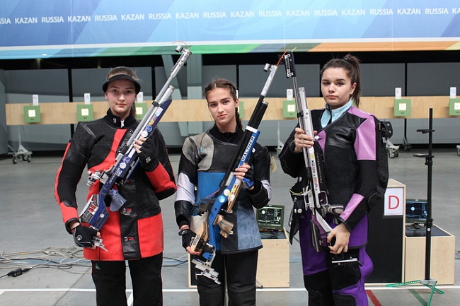 Пневматическая винтовка, девушки: 1 место - Мелисса Себало, 2 место - Виктория Иовина, 3 место - Юлия Дмитриева